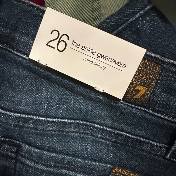 7 FOR ALL MANKIND GWENEVERE JEAN - Picture 2 of 3